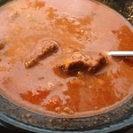 エスニカ - ネパールカレーは丼一杯にマトンもごろごろ入ってます