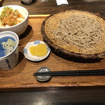 そば切り 黒むぎ - ランチセット　鶏天丼と蕎麦のセット