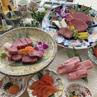 We also prepare Yakiniku (Grilled meat) courses that are perfect for parties. You can add all-you-can-drink as an extra!