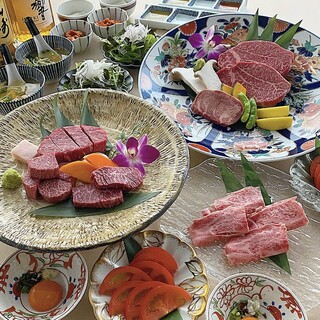 宴会に最適な焼肉コースも準備。プラスで飲み放題を付けれます！