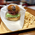 Burger Revolution Tokyo Wine & Bar - 松坂牛ローストビーフバーガー