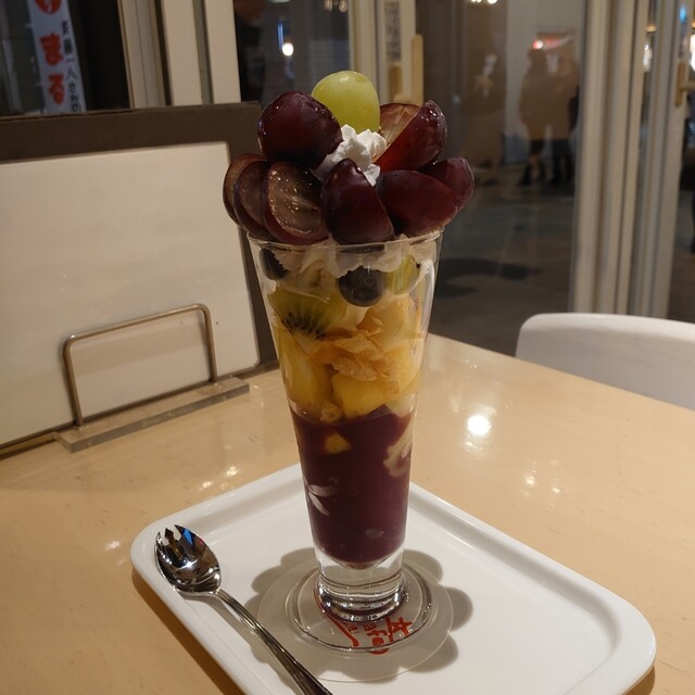 フルーツカフェ タマル 中の棚店 Tamaru 立町 カフェ 食べログ