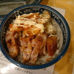 めんや宮田 - キムチ、チャーシュー丼