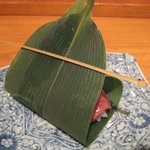 笹の葉に包まれた・・・