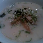 金湾 - 豚骨ラーメン