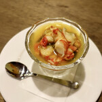 ビストロラドレ - オマール海老のポシェ、アボカド、オマール海老のコンソメ