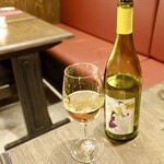 ビストロラドレ - 白ワイン＠700円