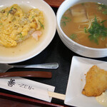 Zen - 日替りランチ（天津飯、白身魚フライ、ラーメン）
