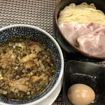 セアブラノ神 伏見剛力 - 熟成醤油せせりつけ麺（大）＆ 味玉