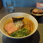 らぁめん 喜乃壺 - 煮干し塩(選択：炭)780円 + 白飯120円