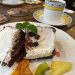 Cafe KEI-KI - ショコラシフォンケーキとブレンドコーヒー