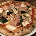 フラット - ハムとキノコのピザ