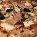 フラット - ハムとキノコのピザ