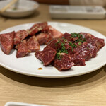 焼肉とんび - 