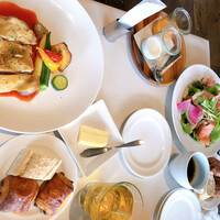 24/7 restaurant - 