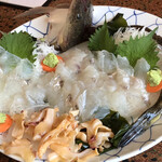 はま美本館 - コチとホラ貝のお刺身