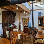 Gyarari Ando Kafe Nobara - 2階には観覧席？
