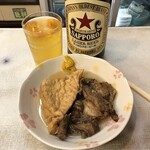 溝畑酒店 - サッポロ赤星大瓶とおでんのすじ、おでんの厚揚げ