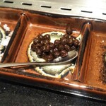 焼肉 喰心 - 結晶塩、山椒、にんにくごま塩だれ