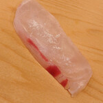 鮨 しゅん輔 - 真鯛には塩を乗せていただきます