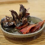 ぼちぼち - ホタルイカの素干しと鮭とば