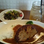 サンサーラ - サンサーラのオリジナルカレーランチ 手ごねハンバーグカレー ＋ ジンジャーエール