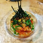 ラムと豪州ジビエバル プラスアルファキッチン - エンガワのピリ辛ユッケ仕立て