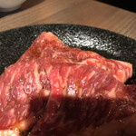 黒毛和牛焼肉 白か黒 - 