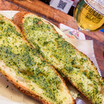 リパブリュー - この日のおすすめ ジェノベーゼガーリックトースト 550円