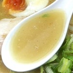 麺屋 一八 - 濃厚汐らぁ麺（スープ）