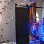 よし田 - 結構あざやかな外観