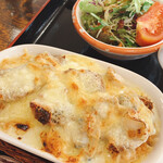 生坂村営やまなみ荘 - 秋鮭の他、ベビーホタテやイカも入っている。