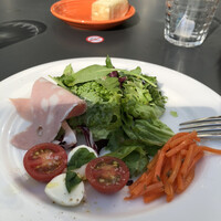 grigio la tavola - 