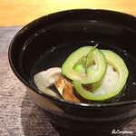 丸新 - 松茸と椎茸真薯の椀