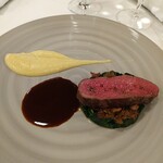 シェ ケンタロウ - 蝦夷鹿のロースト・腿肉のエフィロッシュ