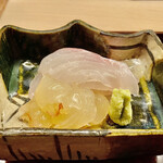 道人 - ぷりっぷりの活き伊勢海老（淡路産）は伊勢海老味噌のポン酢、真鯛（明石産）は塩酢橘、お醤油で。