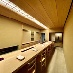 道人 - シンプルで清潔感のある設え。