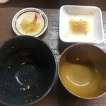 居喰処 光 - 2020/11/15
      本日の日替り 海鮮丼 500円