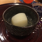 日本料理 一会 - 京都の蕪を炊いたもの！ゆずの香りがよかった。なにより塩梅が本当にいい。