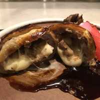 Lien - Ｃコース７２７６円、メイン変更＋９２４円、青森シャモロック モッツァレラ セップ茸のパイ包み焼き。手の込んだ料理が、逆にシャモロックの力強さを感じられ、とーっても美味しかったです（╹◡╹）（╹◡╹）