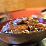 炭火焼肉 丸野焼肉・ホルモン - 松阪牛炭火焼カルビ丼
