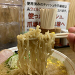 らーめん健心 - 麺リフト⤴️