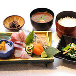 Seasonal sashimi set