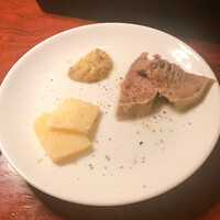 カルネジーオ イースト - 