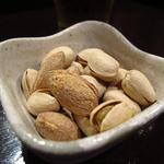 虎徹 - お通し（ピスタチオ）