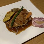 らぶた - とんテキ（四日市風ソース）…1380円+税