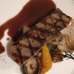 Torattoria Akka - アッカコース 肉料理 牛タン煮込みのグリル、赤ワインソース