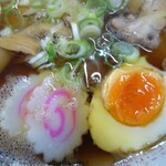 らーめん鰺丸 - 紅白のナルト