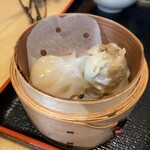 スタイリッシュチャイナ 神 - 妻注文のセット内の焼売と蝦餃子