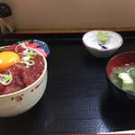 市場食堂 - マグロの漬中落ち丼